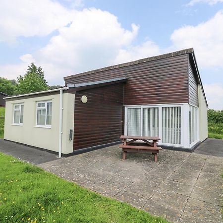 Harcombe House Bungalow 1 Нютън Абът Екстериор снимка