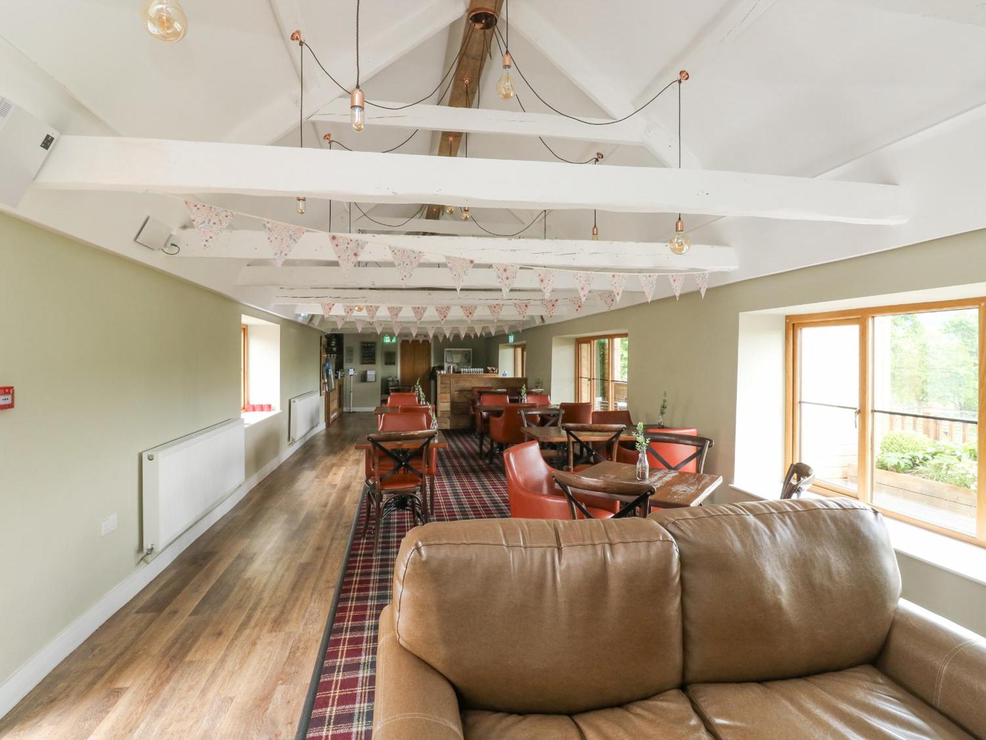 Harcombe House Bungalow 1 Нютън Абът Екстериор снимка