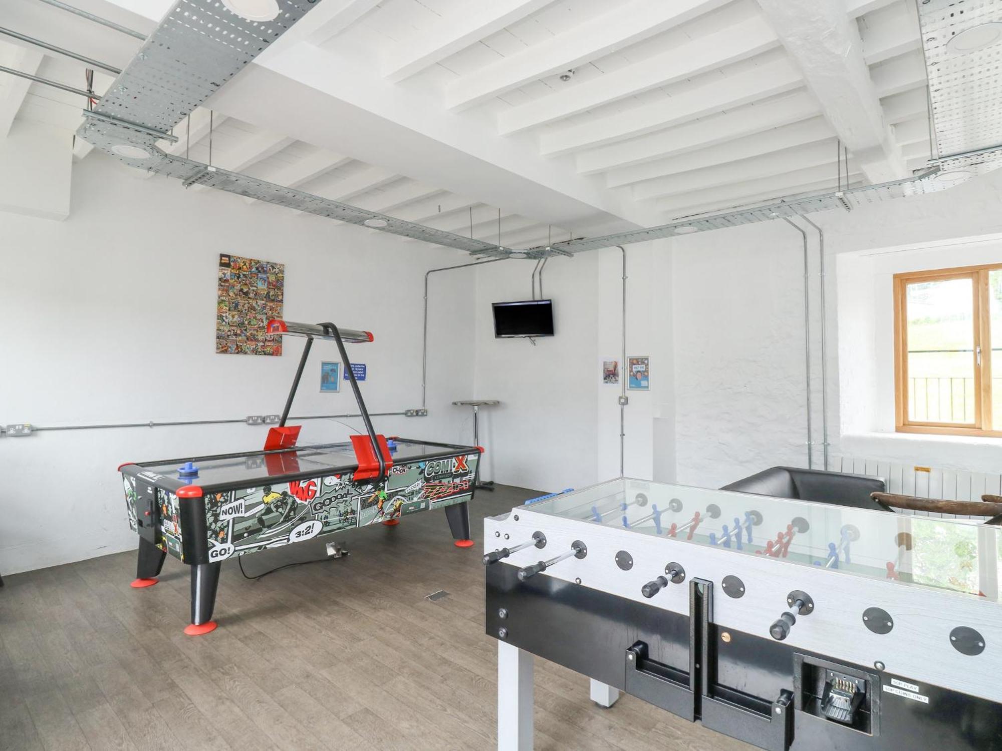 Harcombe House Bungalow 1 Нютън Абът Екстериор снимка