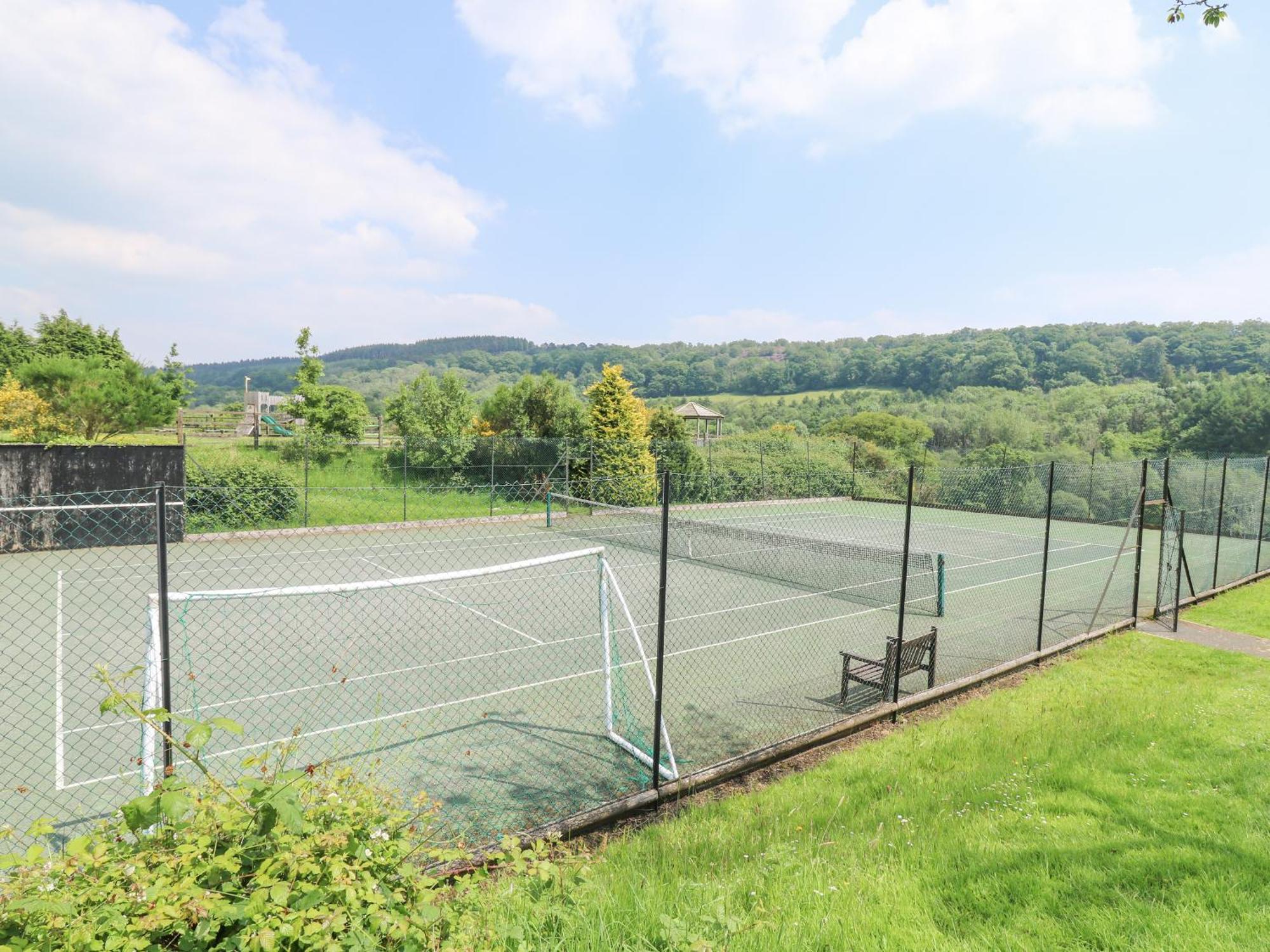 Harcombe House Bungalow 1 Нютън Абът Екстериор снимка