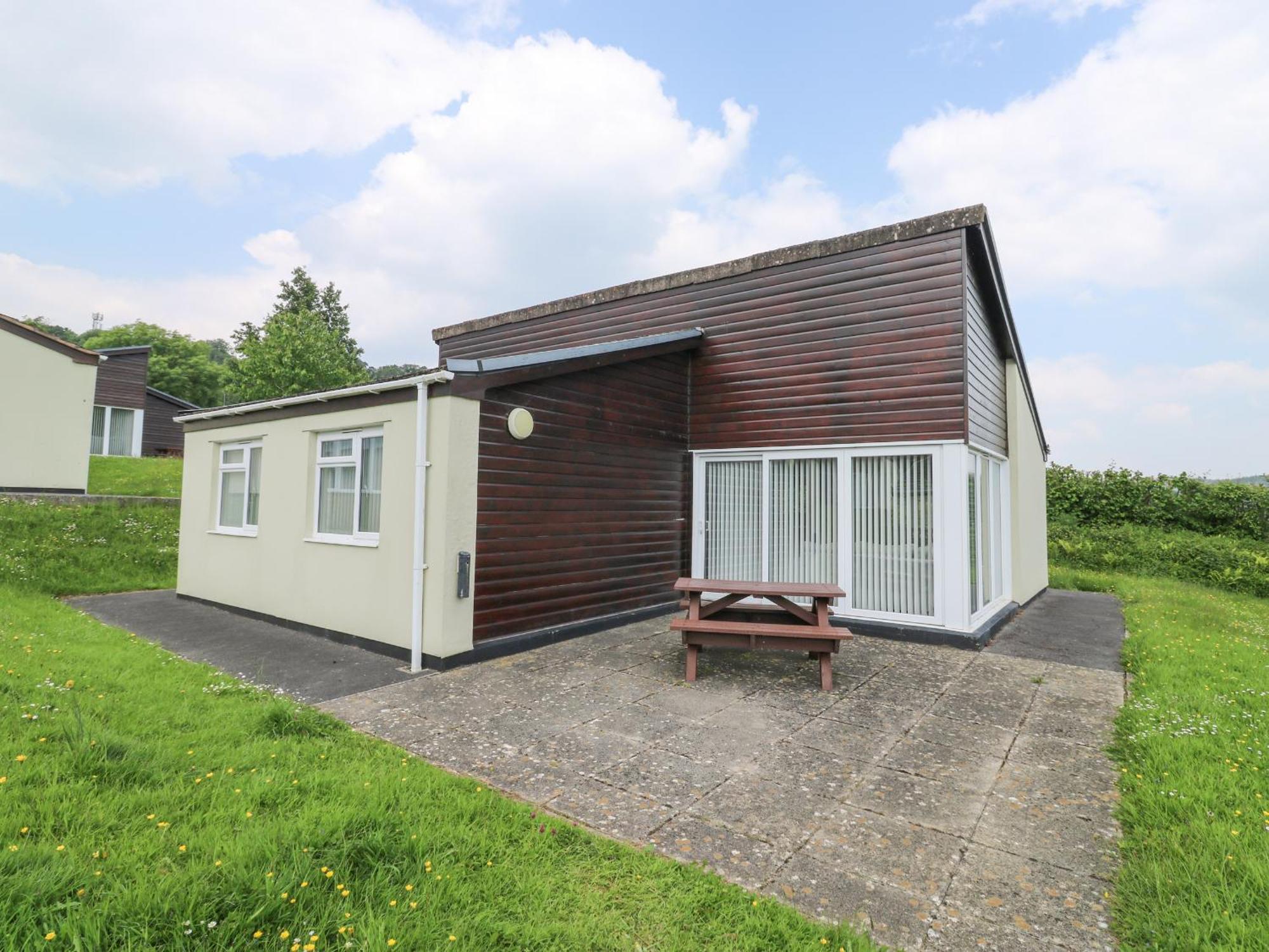 Harcombe House Bungalow 1 Нютън Абът Екстериор снимка